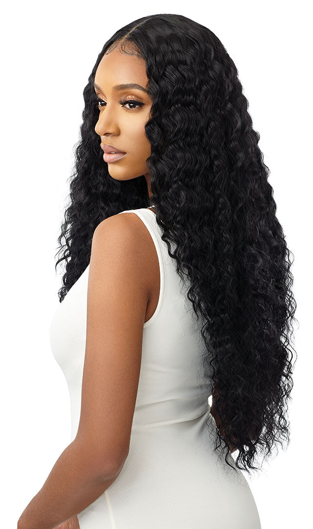 Outre - Lace Front Wig Sleeklay Part DONATELLA