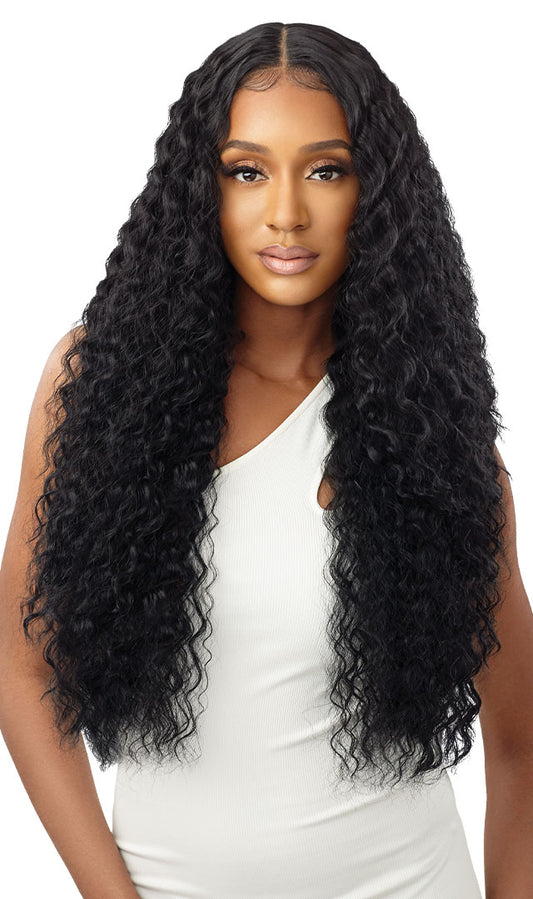 Outre - Lace Front Wig Sleeklay Part DONATELLA